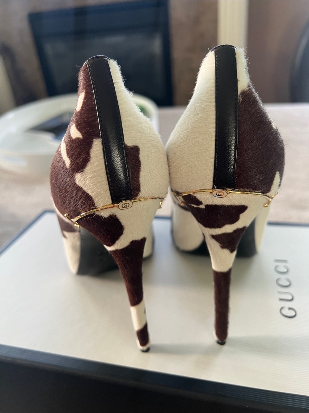 Gucci Brown and White Cowhide Stiletto Pumps with Gold Accent - Picture 7 of 11